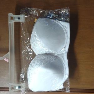 Women's bra 34DD lukasi white underwire padded